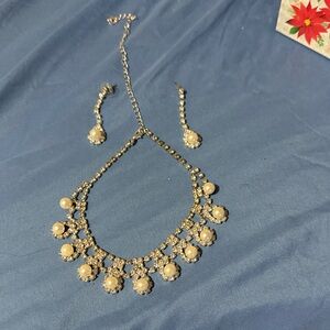Elegant Pearl and Gold Necklace Set with earrings